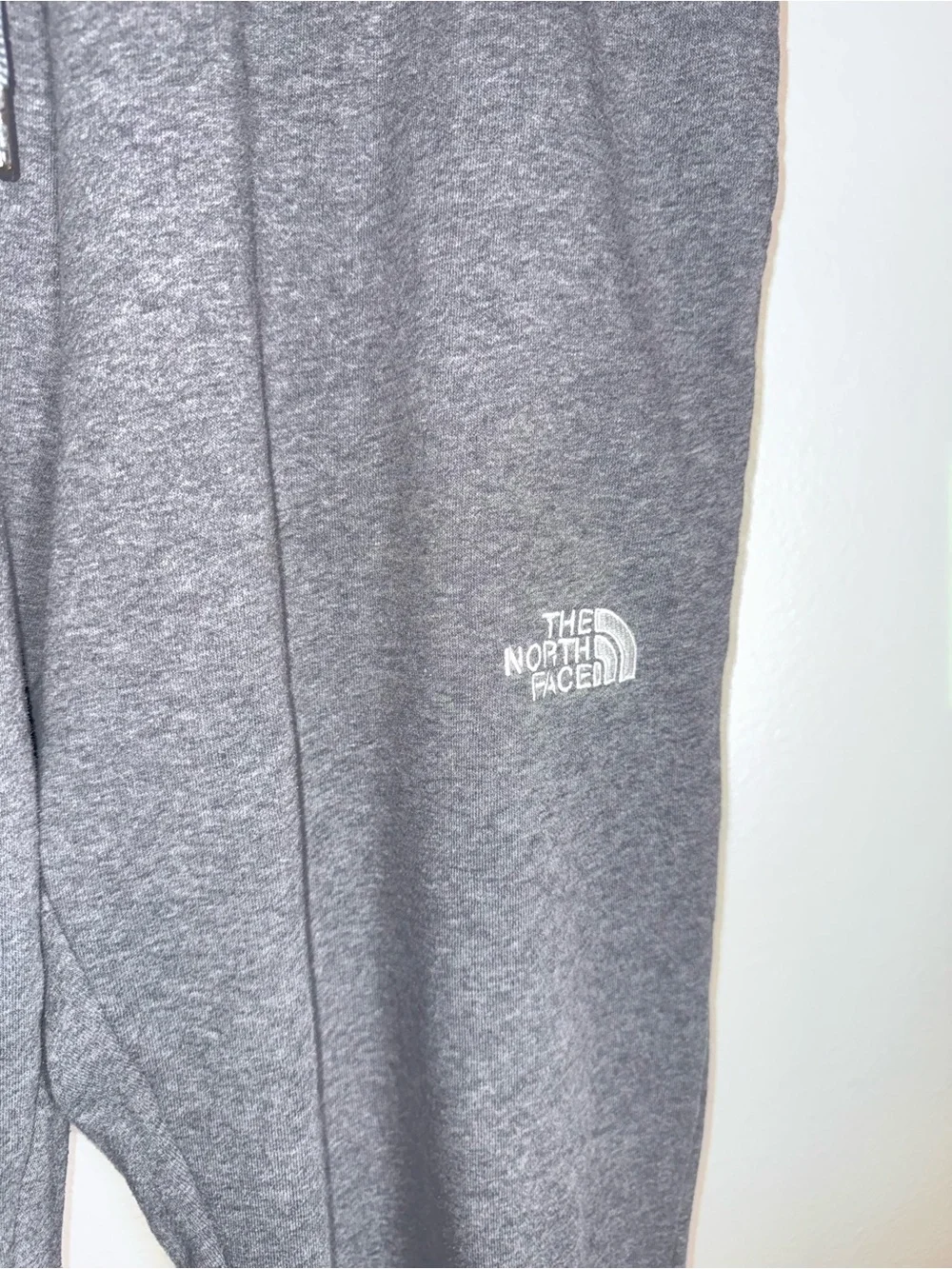 THE NORTH FACE Men’s Gray Fleece-Lined Joggers L